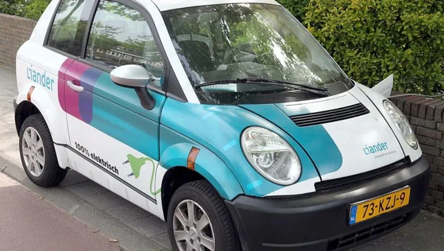 thnk city electric car liander oxyman wikimedia 915x518 1