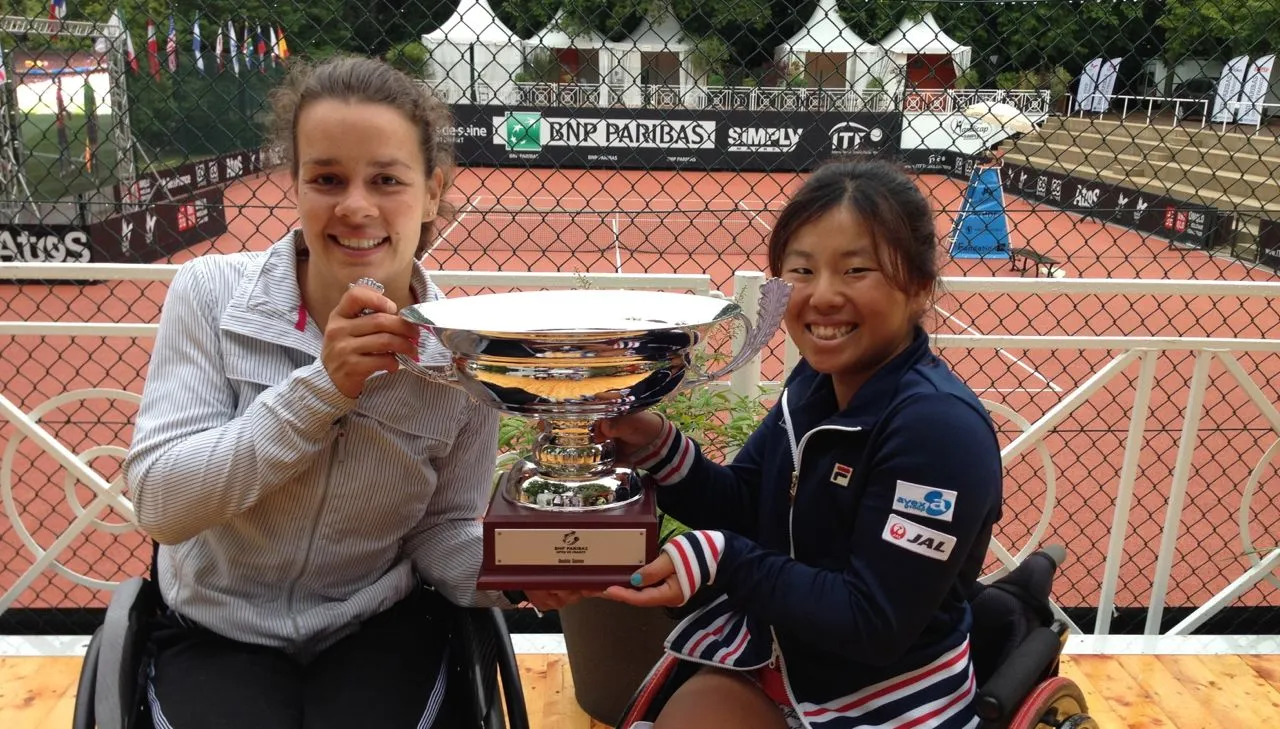 y8qcb9hz9jd7hwichw24c8x56 afbeelding mb parijs