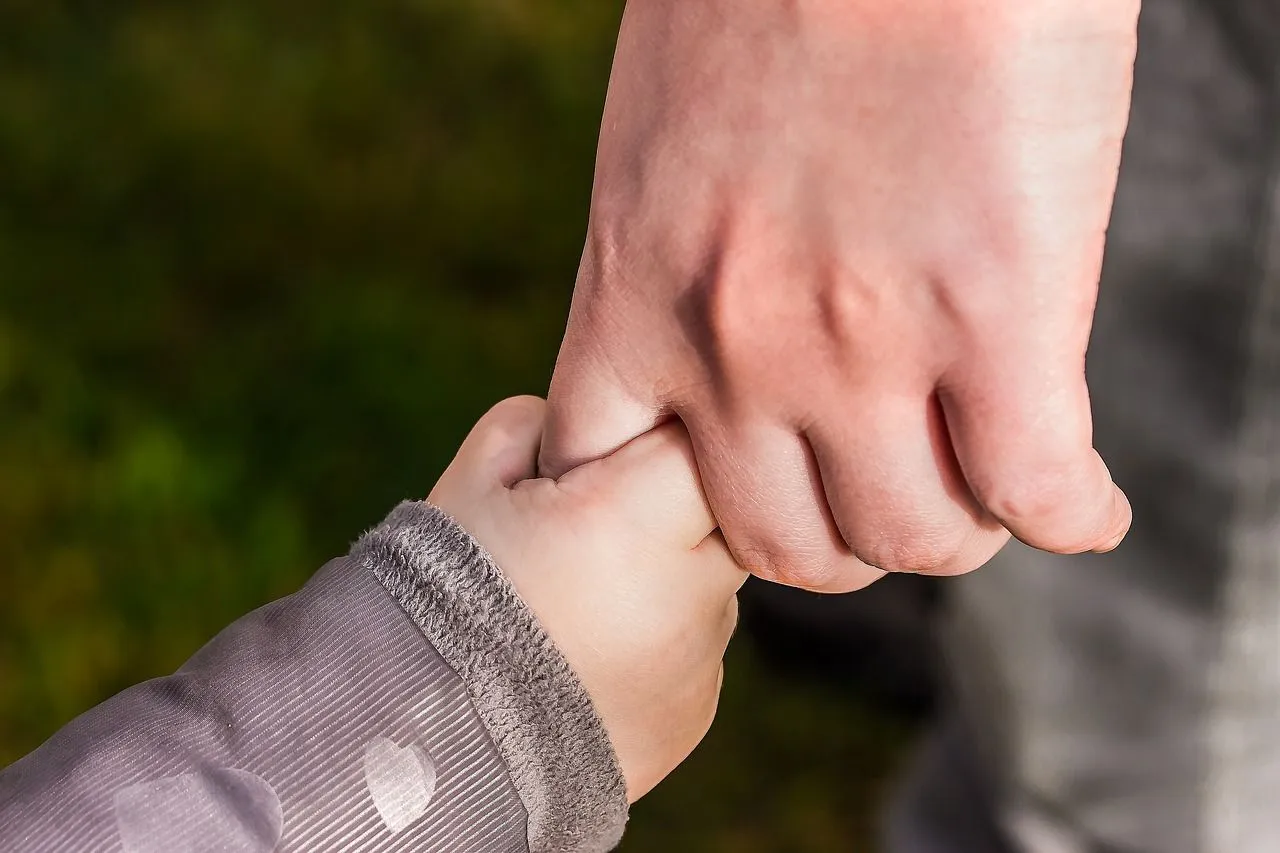 hands 1797401 1280