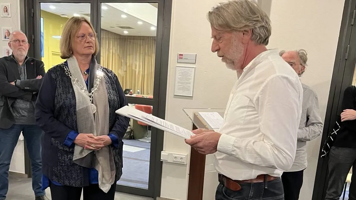 overhandiging Petitie Beuningen met Respect