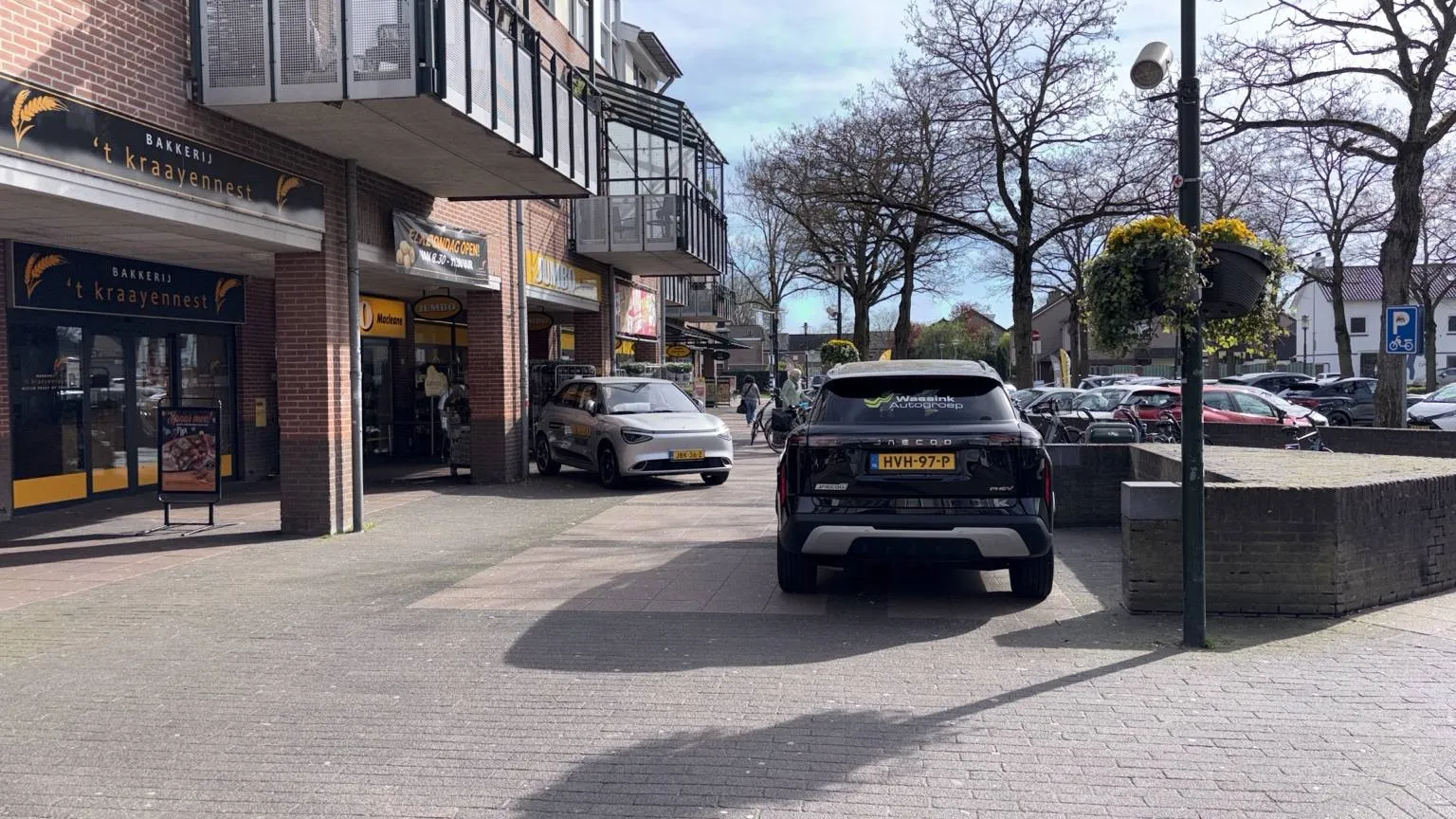 25726554-06EC-41B4-99CE-3B0F8E1E258F