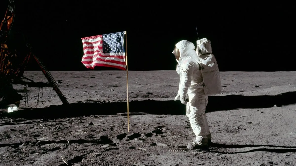 buzz salutes the us flag wiki