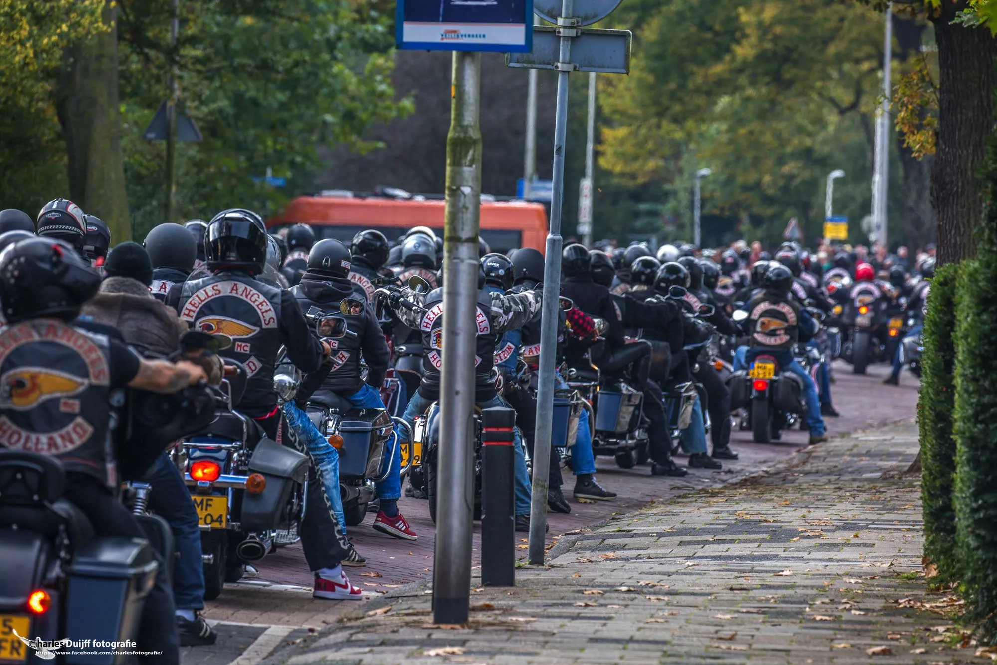 cdnnieuwsnllange rij a87e0cc2338f81fb15cc12cf11931eb81b2f2edd