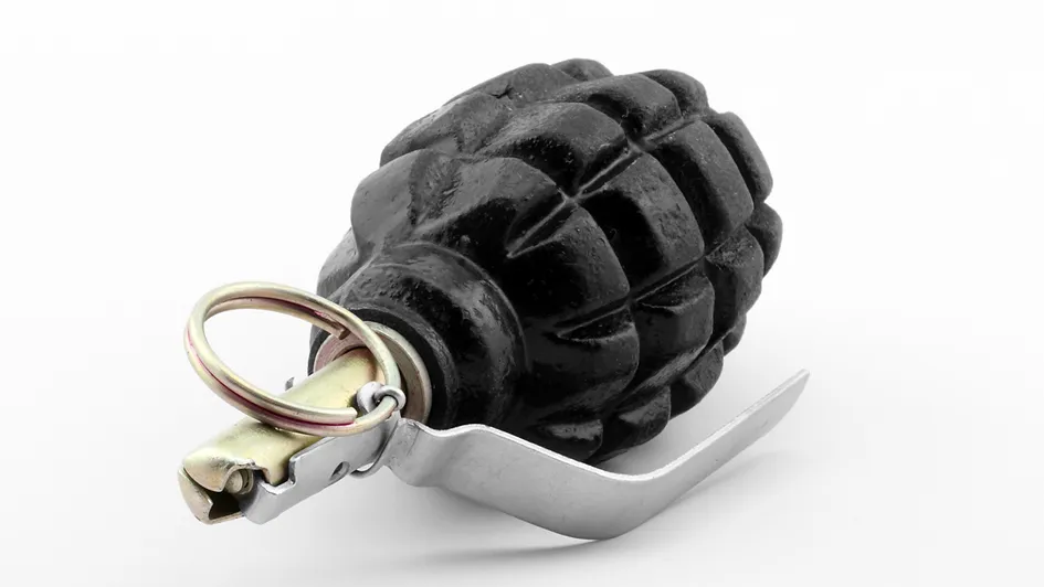 f1 grenade travmatik com 02 by sa pixabay