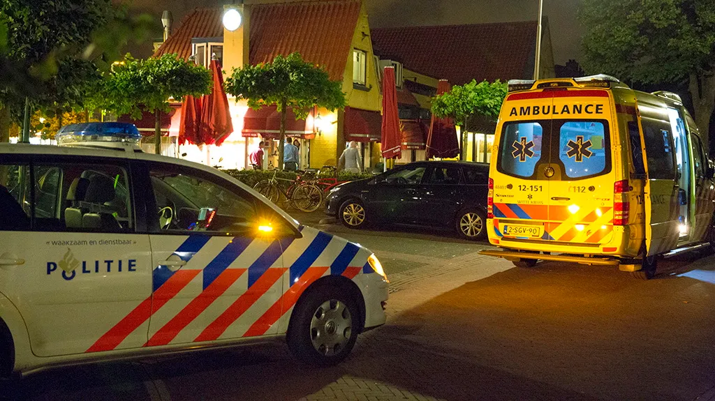 fd9uv1ky6rhj92xffbwdi4wwg gewond na val in cafe in santpoort noord 2