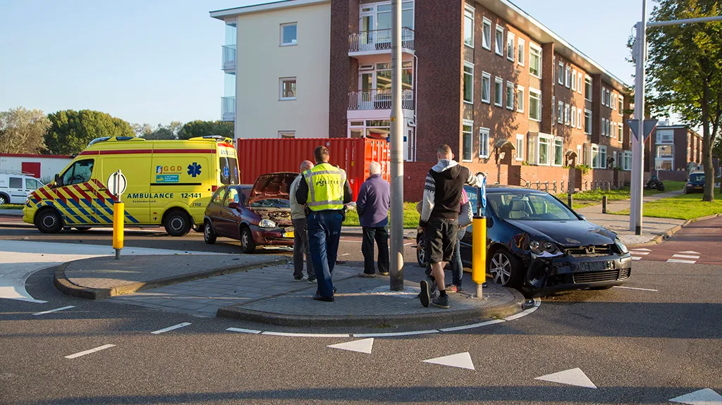 hndn251p08cotigt7i9kkzxe4 wederom aanrijding op kruispunt orionweg pleiadenplantsoen in