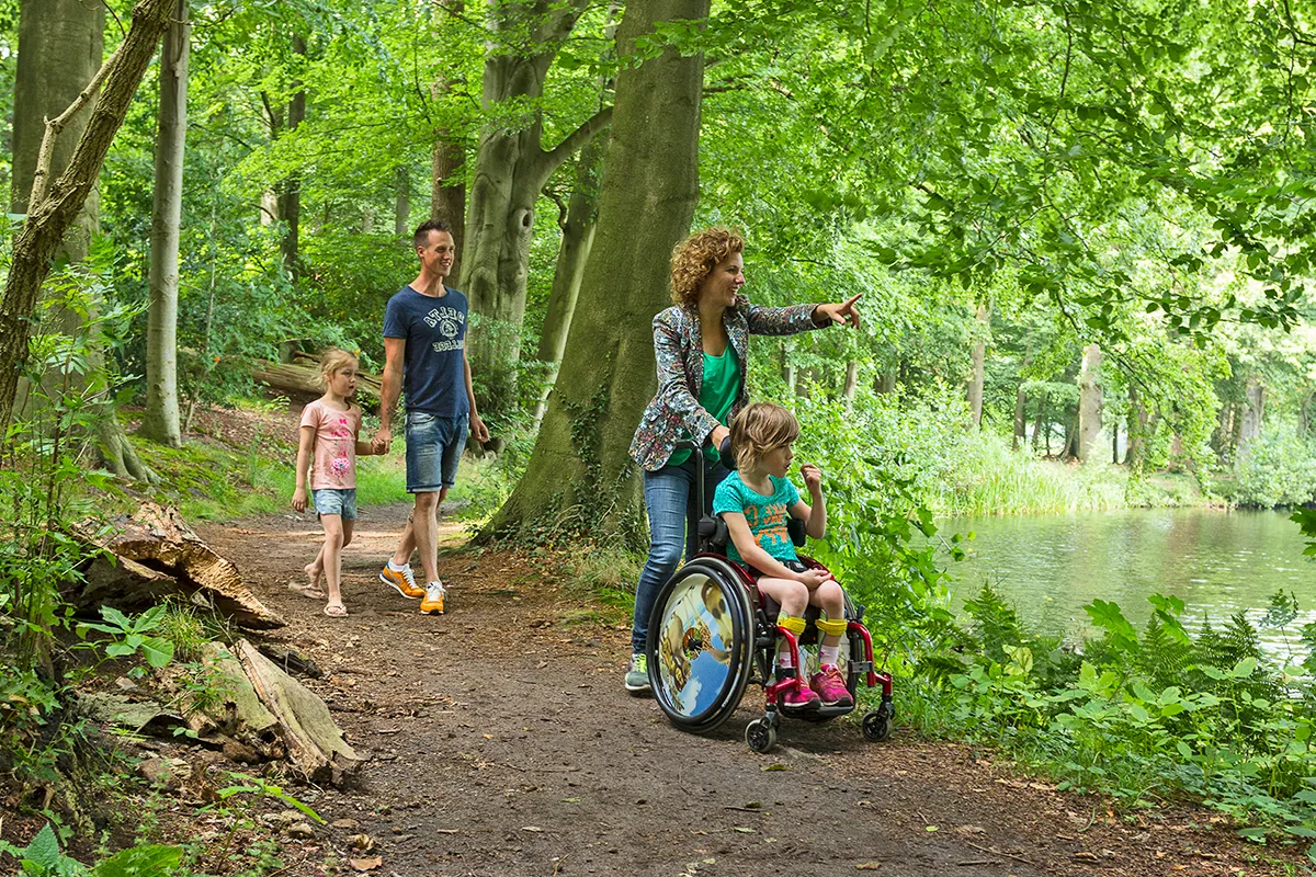 met het hele gezin de natuur in nu voor iedereen mogelijk rv natuurmonumenten andries de la lande cremer