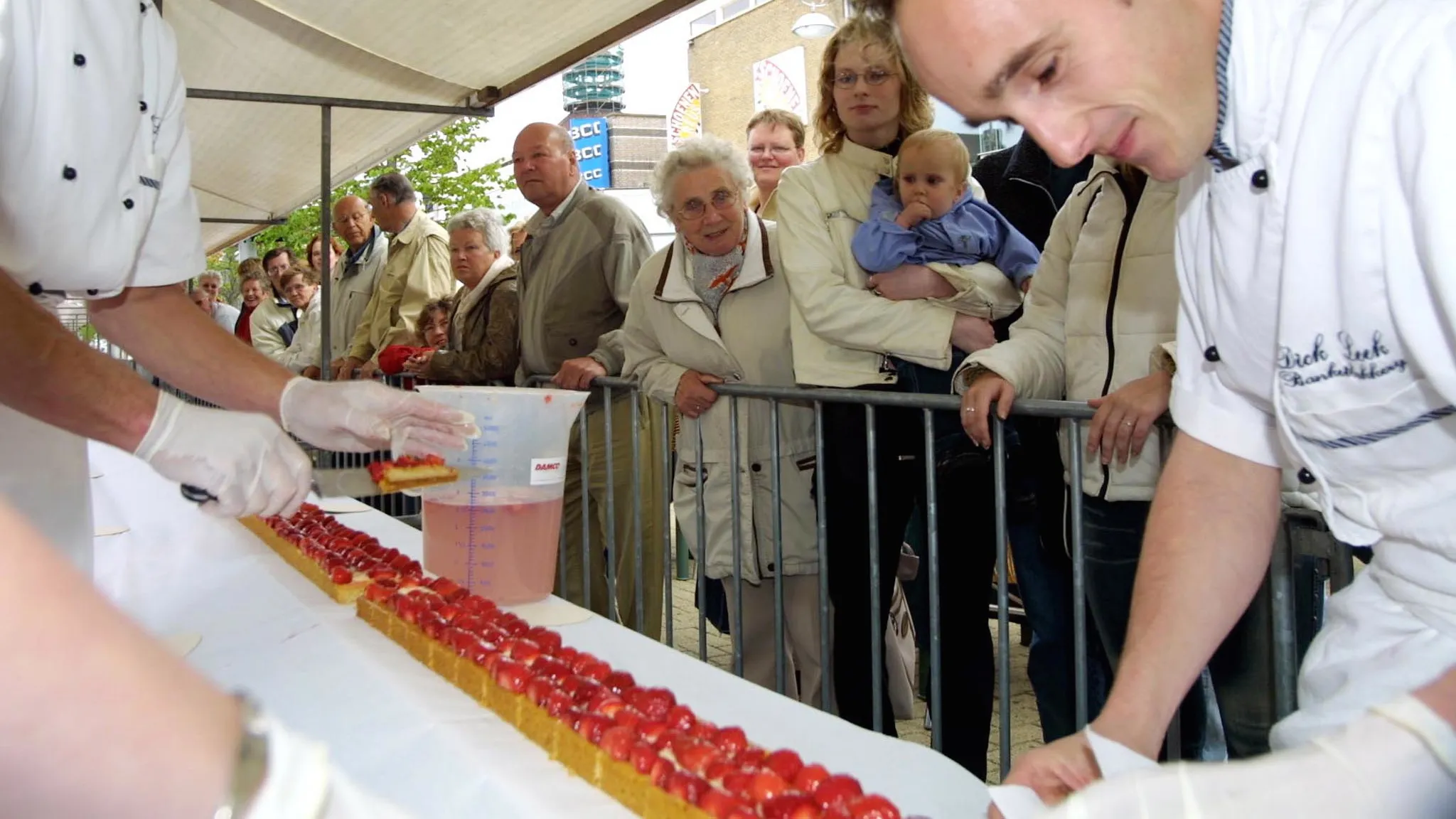 mttqouw0obh15fpopxj3ktle2 grootste aardbeientaart ter wereld