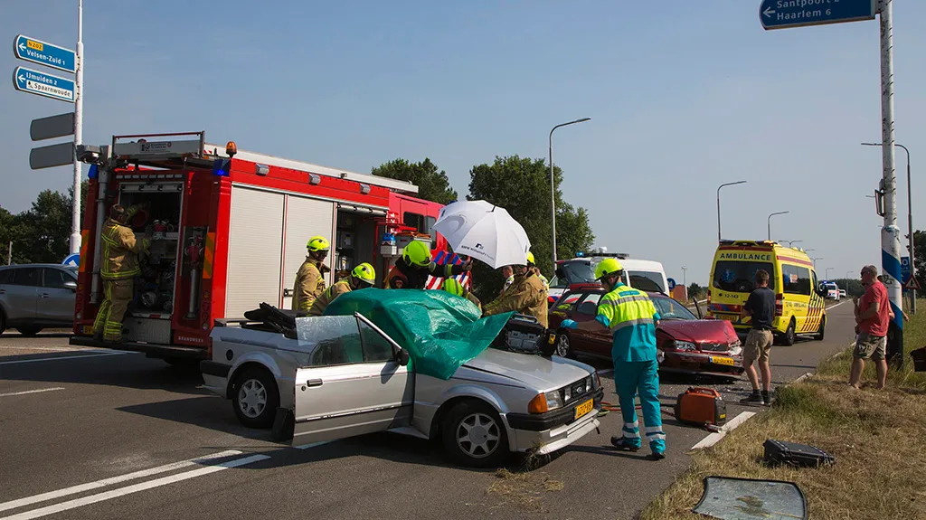 opbpi0o2jf5ee2emm6jp44olc man gewond bij aanrijding op de rijksweg in velsen zuid