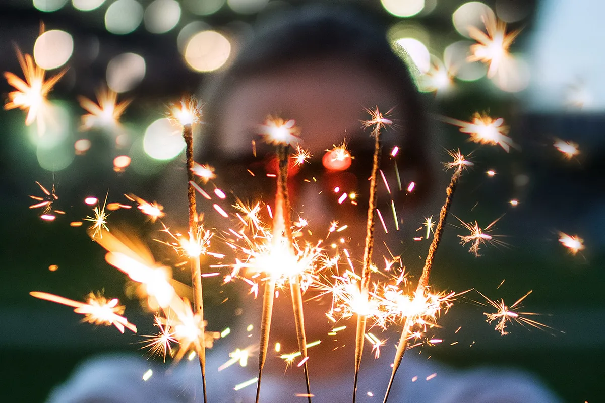 photo 1528789155882 e67048415894