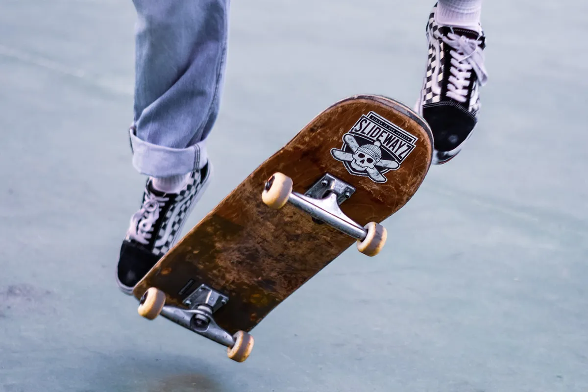 photo 1612100389024 106c3cfdb7d0