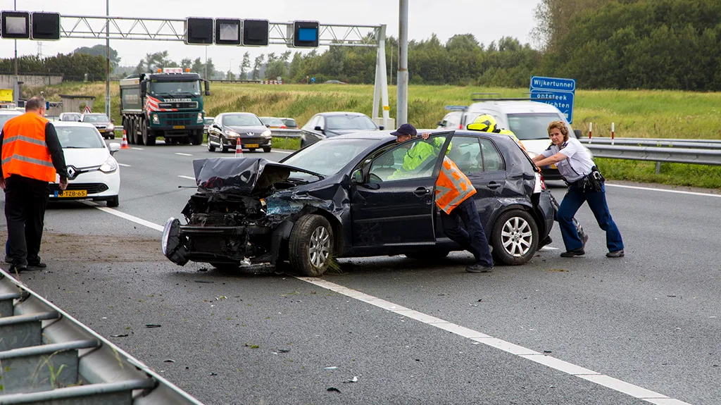 w6qx7krifr4yfsw37qhf7ex5r automobilist gaat er vandoor na aanrijding op de a9