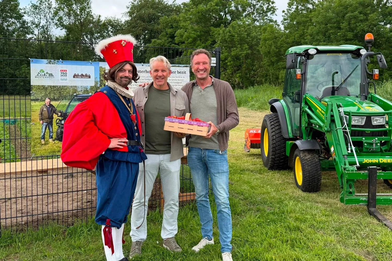 Ben Davidson en Jeroen de Wilde met graaf Floris V