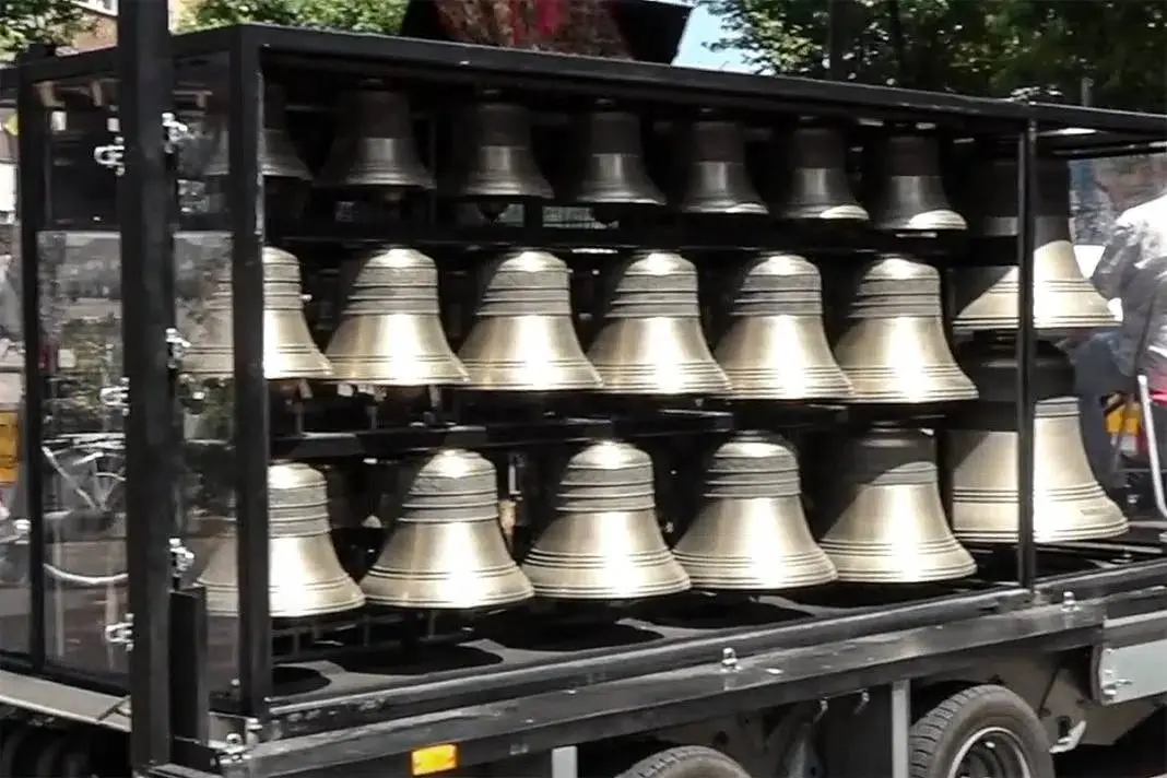 carillon-1068x712