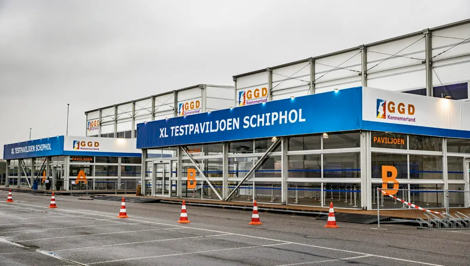 3z1a6275 coronatestlocatie schiphol wim meijer fotografie 915x518 1