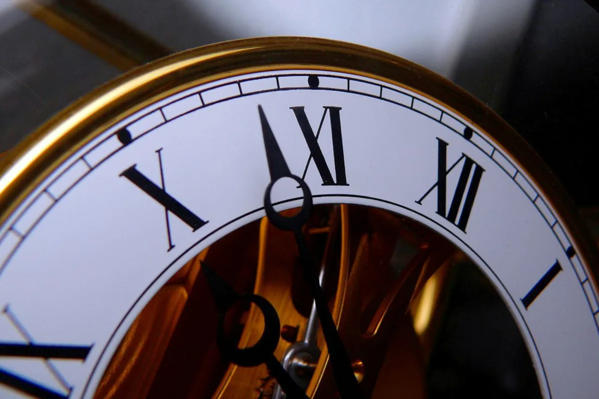 clock time timeless time indicating time of clock face watches wrist watch 1361303 kopie