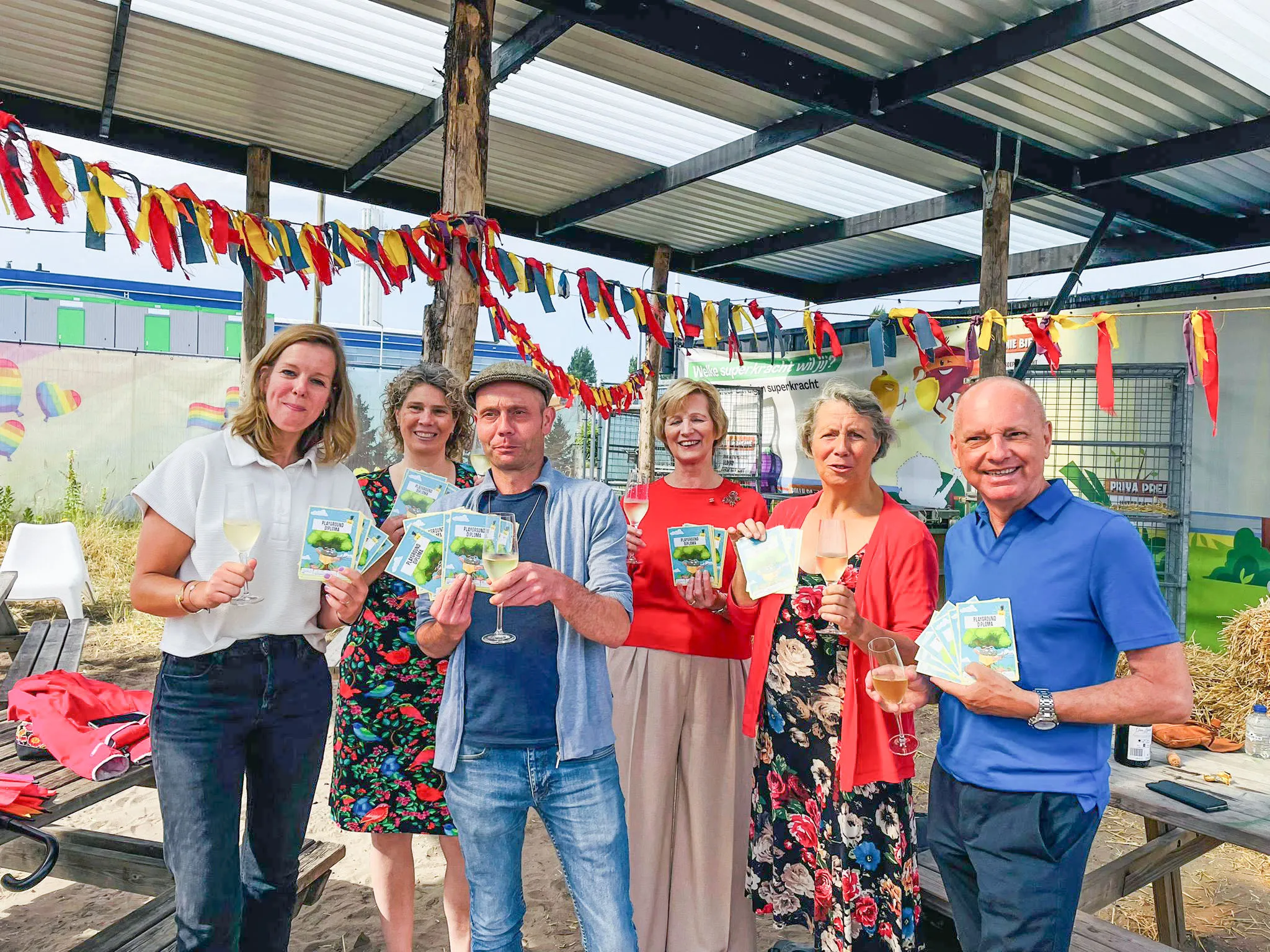 haarlemse-lionsclub-schenkt-750-speelkaarten-aan-kinderen-in-armoede-voor-onvergetelijke-zomer