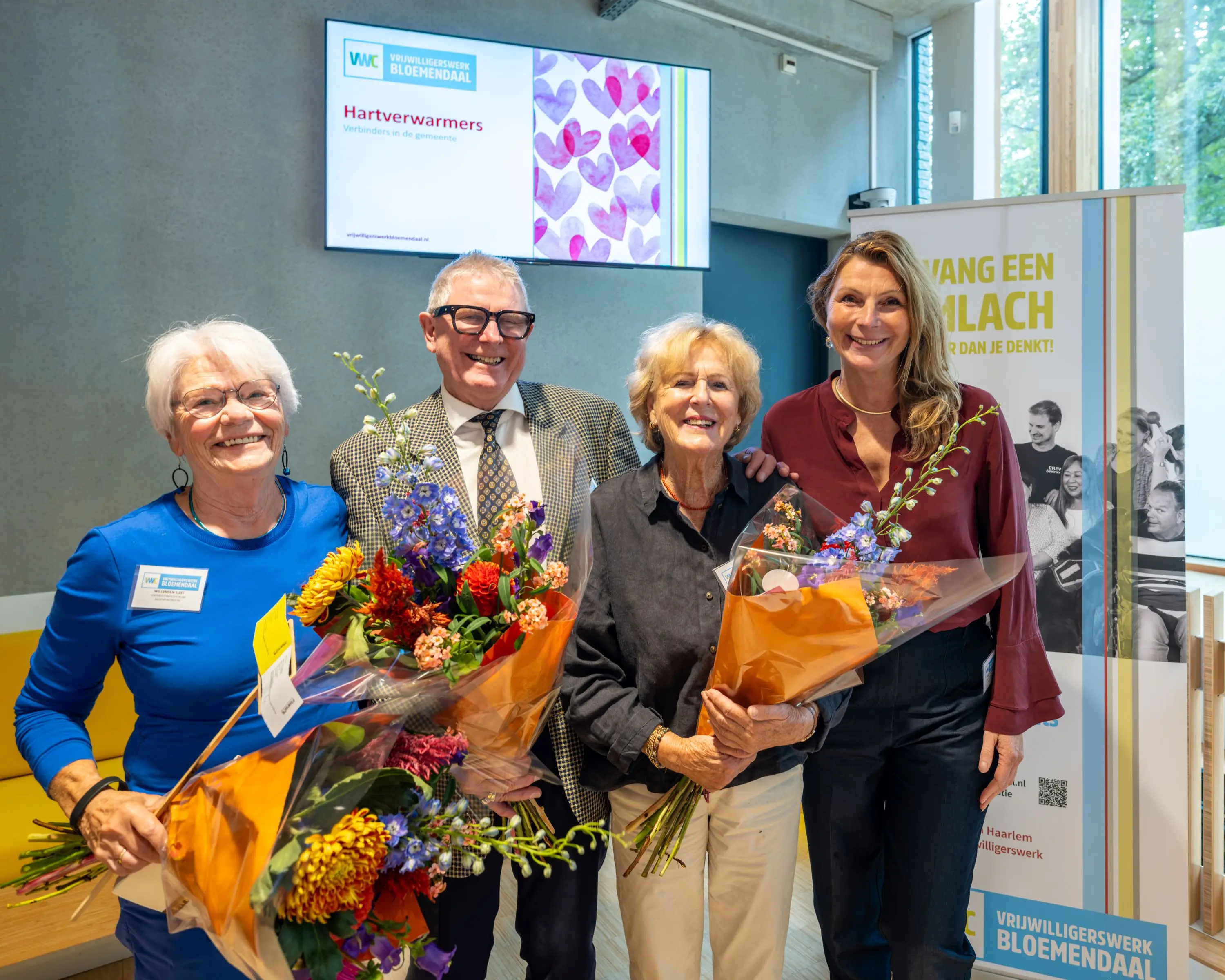Wethouder met Hartverwarmers Bloemendaal media