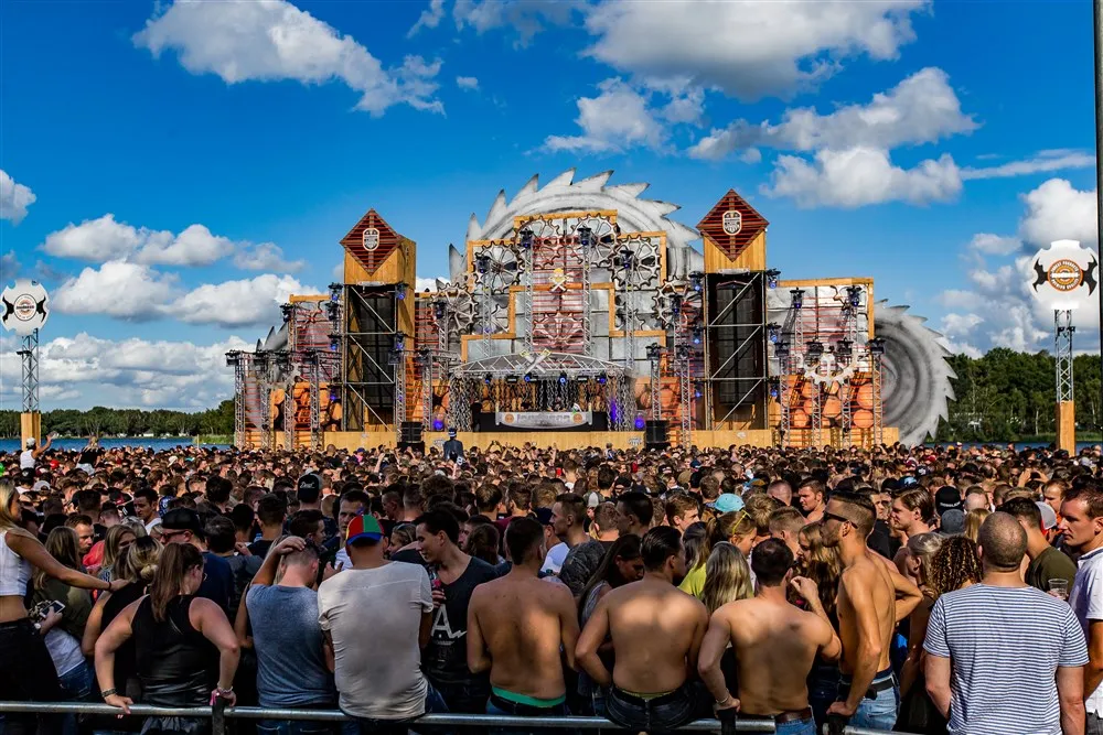 download 139879 s1000x1000