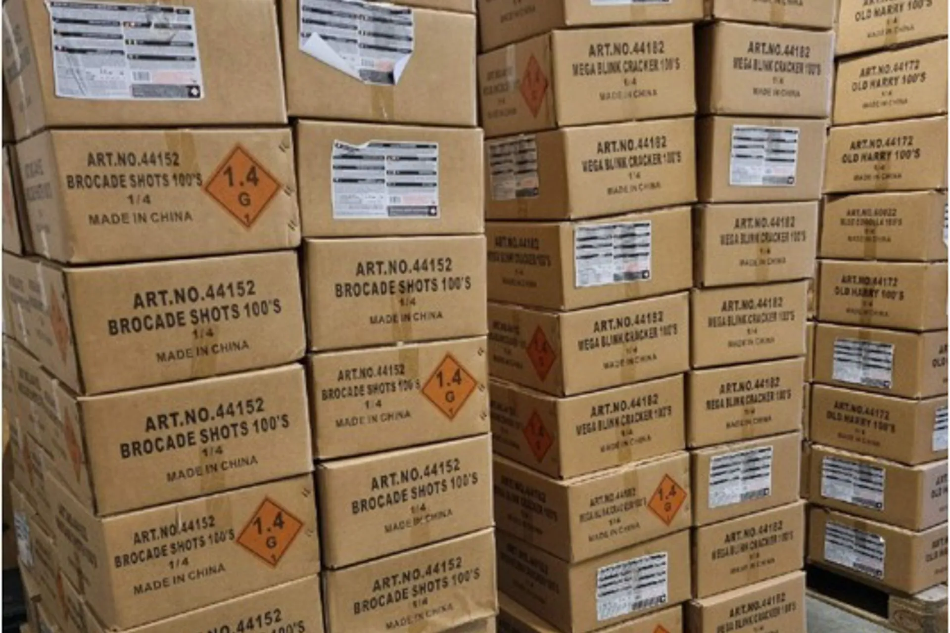 op donderdag 19 december heeft er een controle plaatsgevonden bij een vuurwerkverkooppunt in de gemeente heusden de politie voerde deze controle uit samen met medewerkers van de omgevingsdienst en het bestuurlijk interven