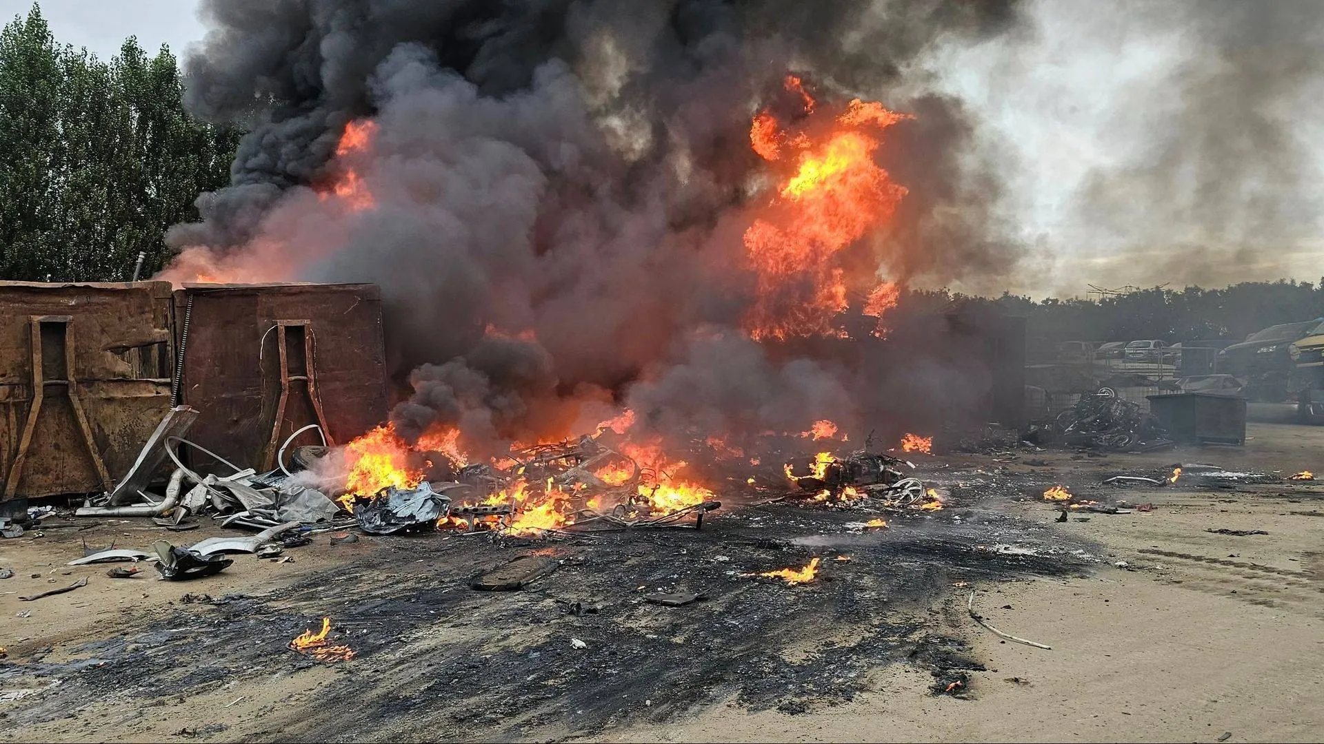Brand_autosloperij_Dongen_Politie