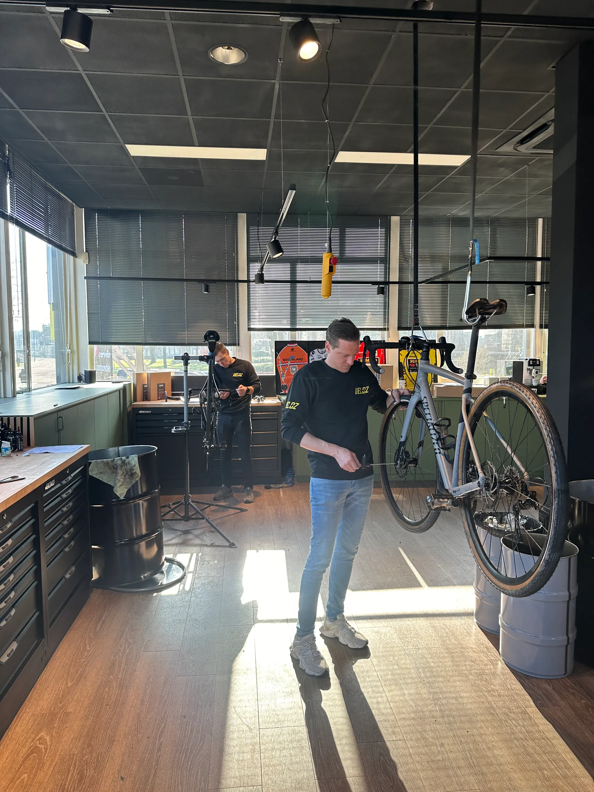 veloz alain en stan aan het werk