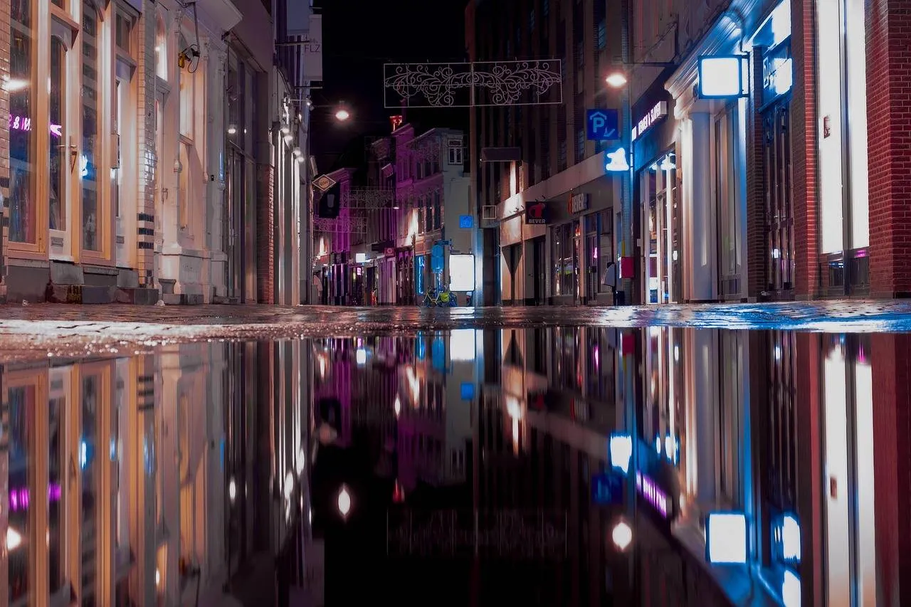 reflection 4542637 1280