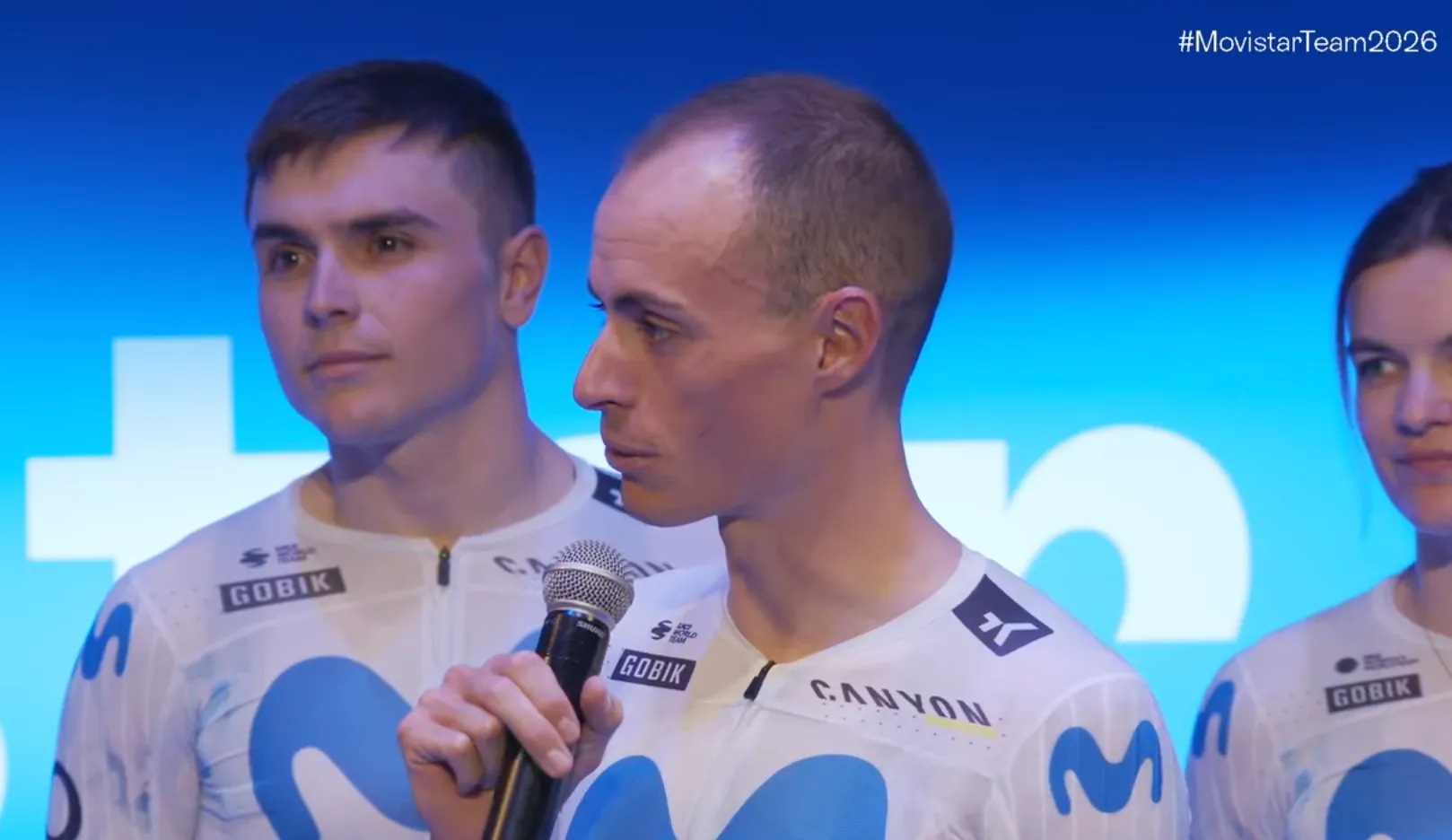 Enric Mas, con Raúl García Pierna, en la presentación de Movistar Team.