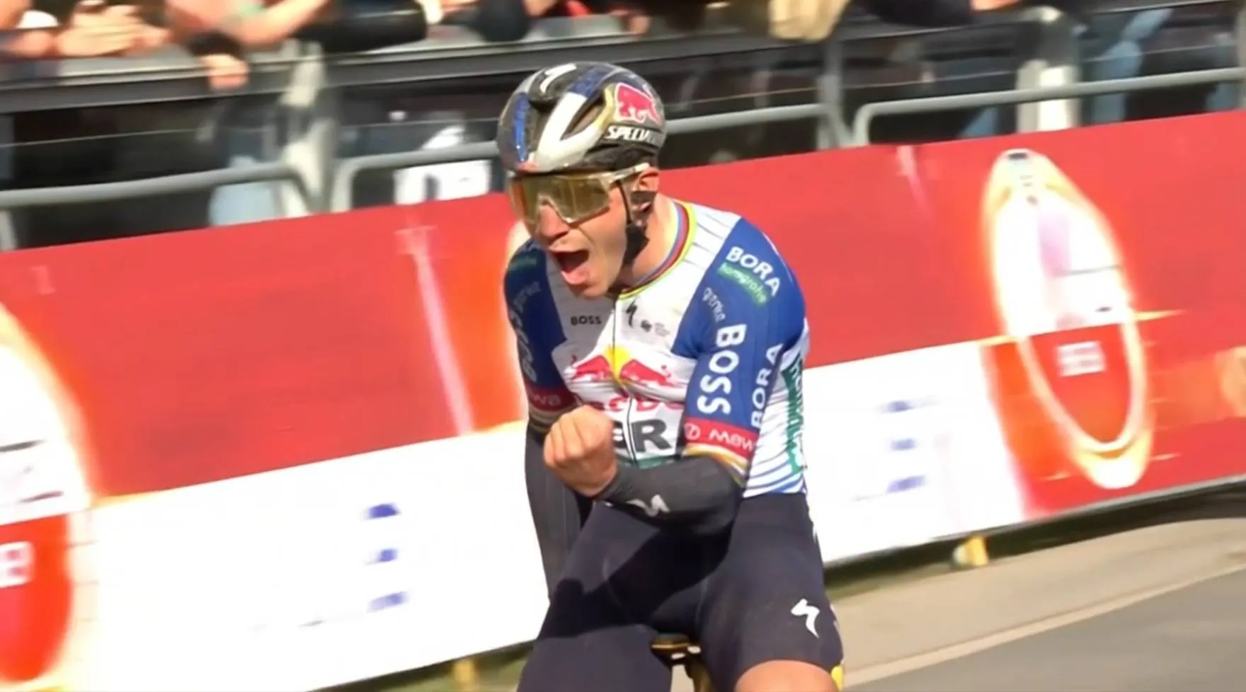 Remco Evenepoel celebra la Amstel Gold Race 2026.