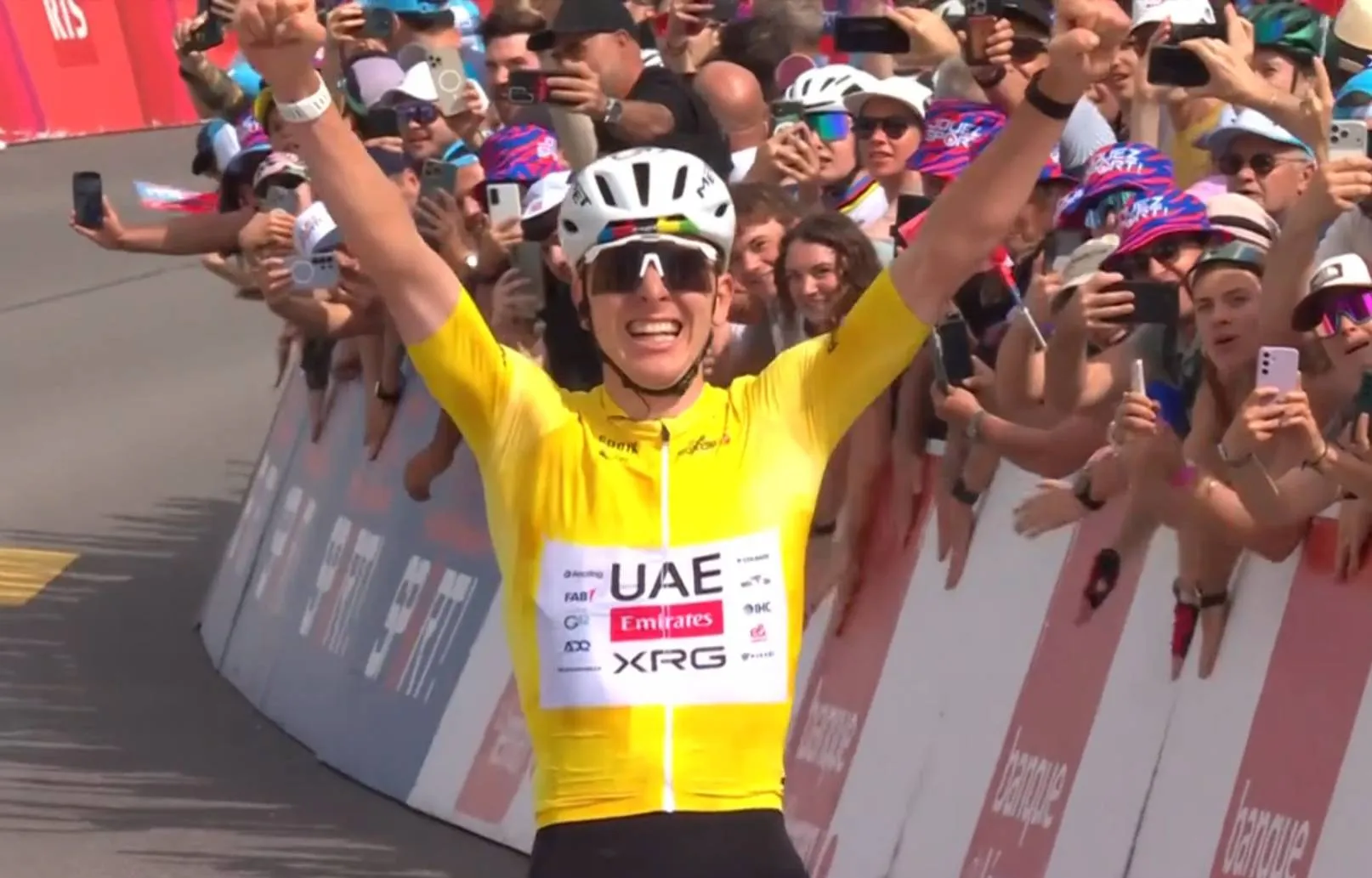 Tadej Pogacar celebra la etapa reina del Tour de Romandía 2026.