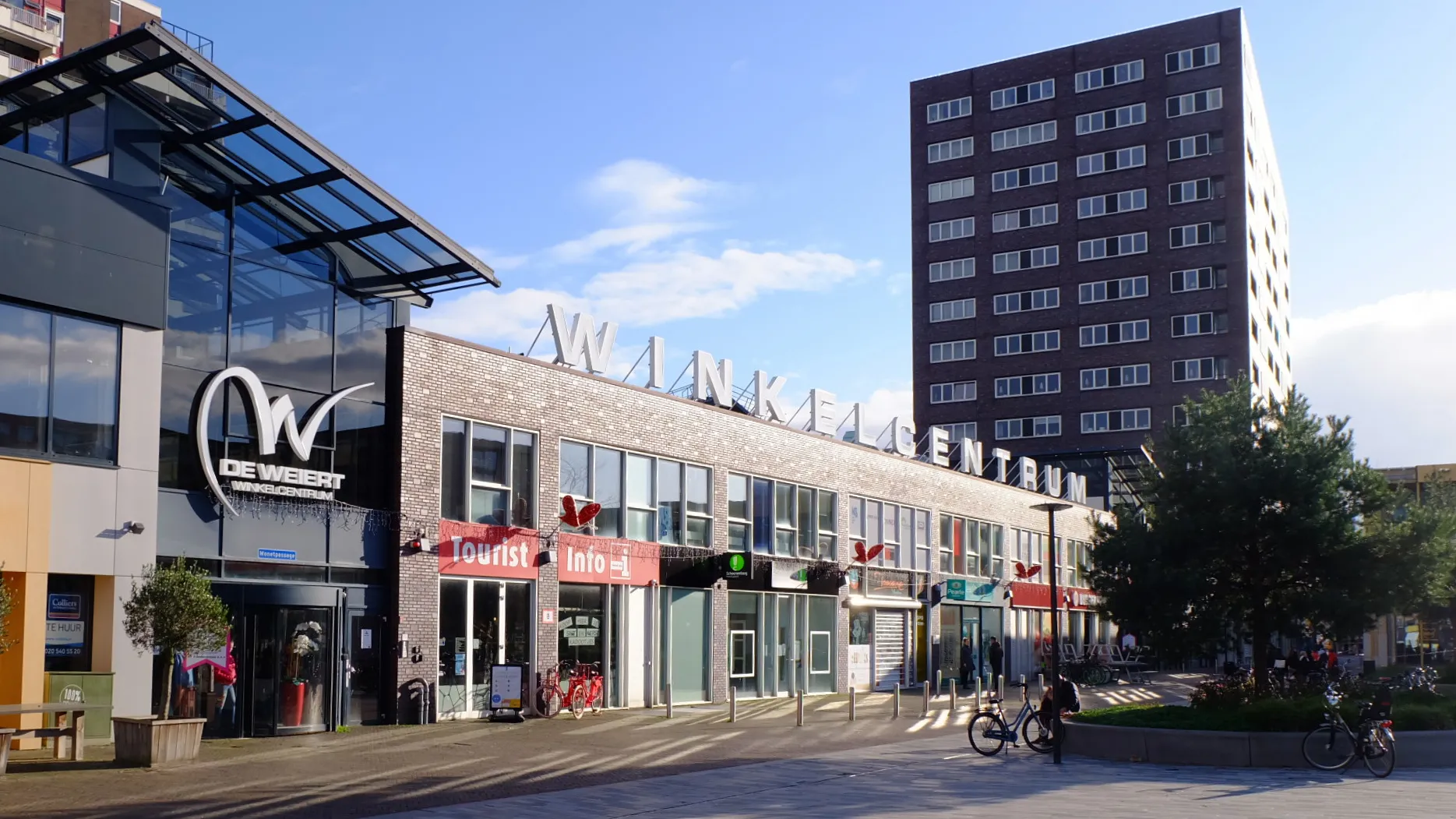 emmen raadhuisplein winkelcentrum deweiert