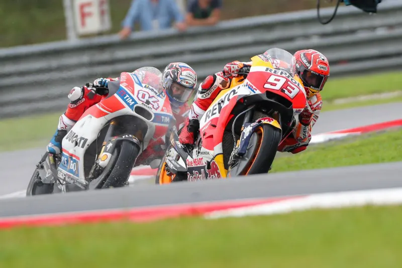 04 andrea dovizioso ita 93 marc marquez espa81i0186