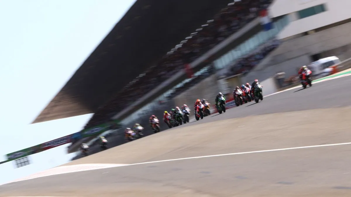 05991 r10 action full e1550423122673