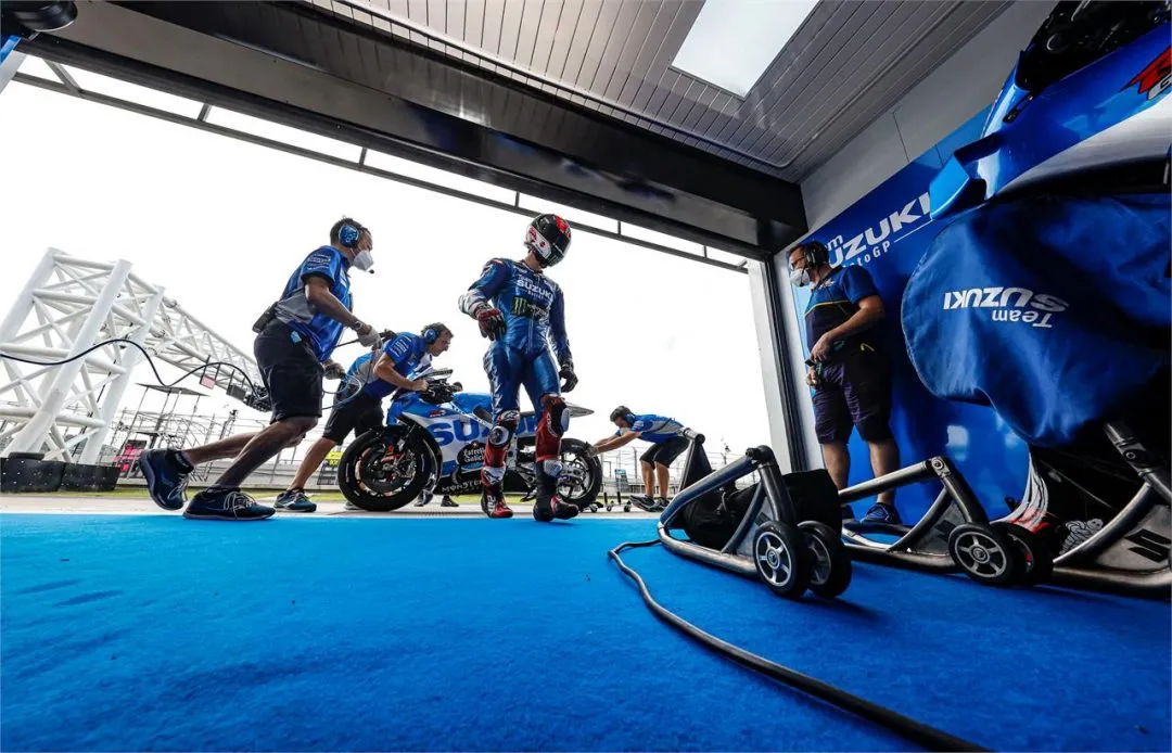 2022 mandalika motogp test alex rins55 e1644840549545