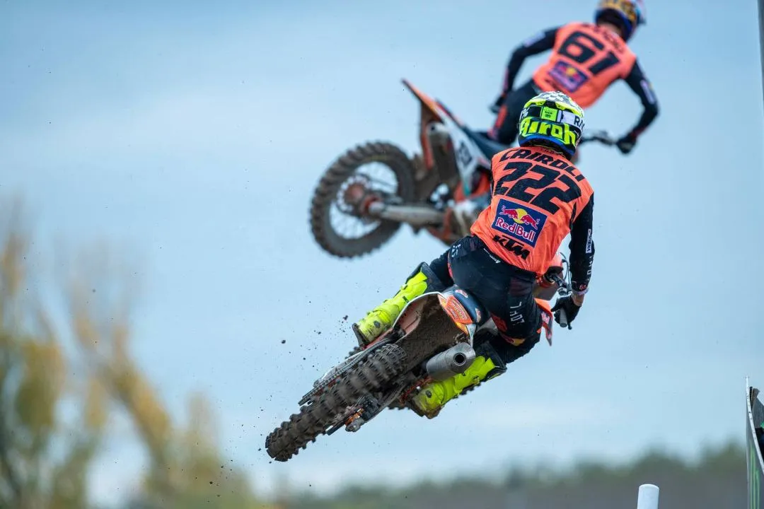 253555256 10158796408815000 3200443136615774463 n 1