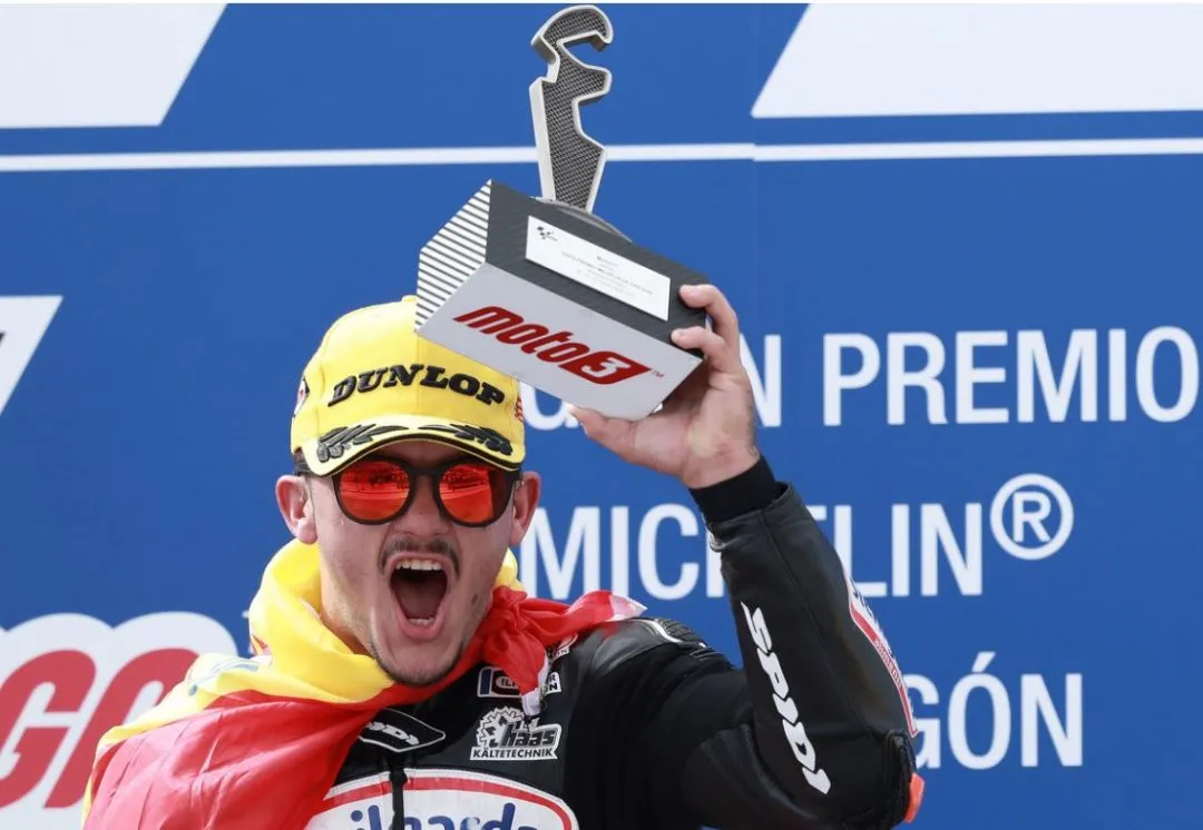 37519300 33100797 e1569228211641