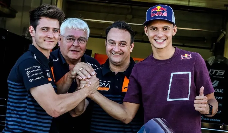 42307780 322524148541147 3282055483731869238 n e1537683299619