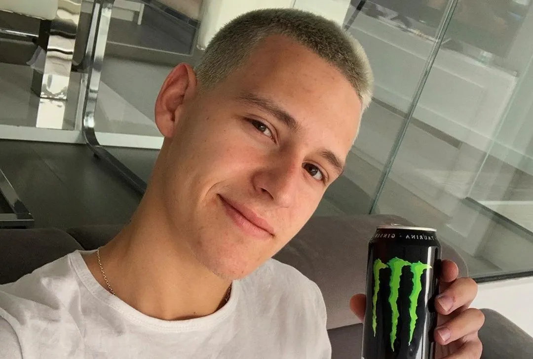 438ca1bd a6b0 4327 8d6e 5dd1150252e3 1