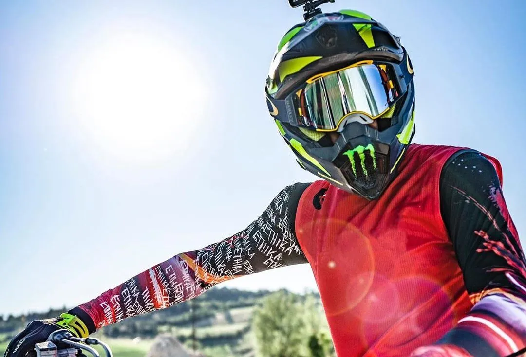 488aaf94 c3a0 4844 bf87 70fff6e6f16a 1