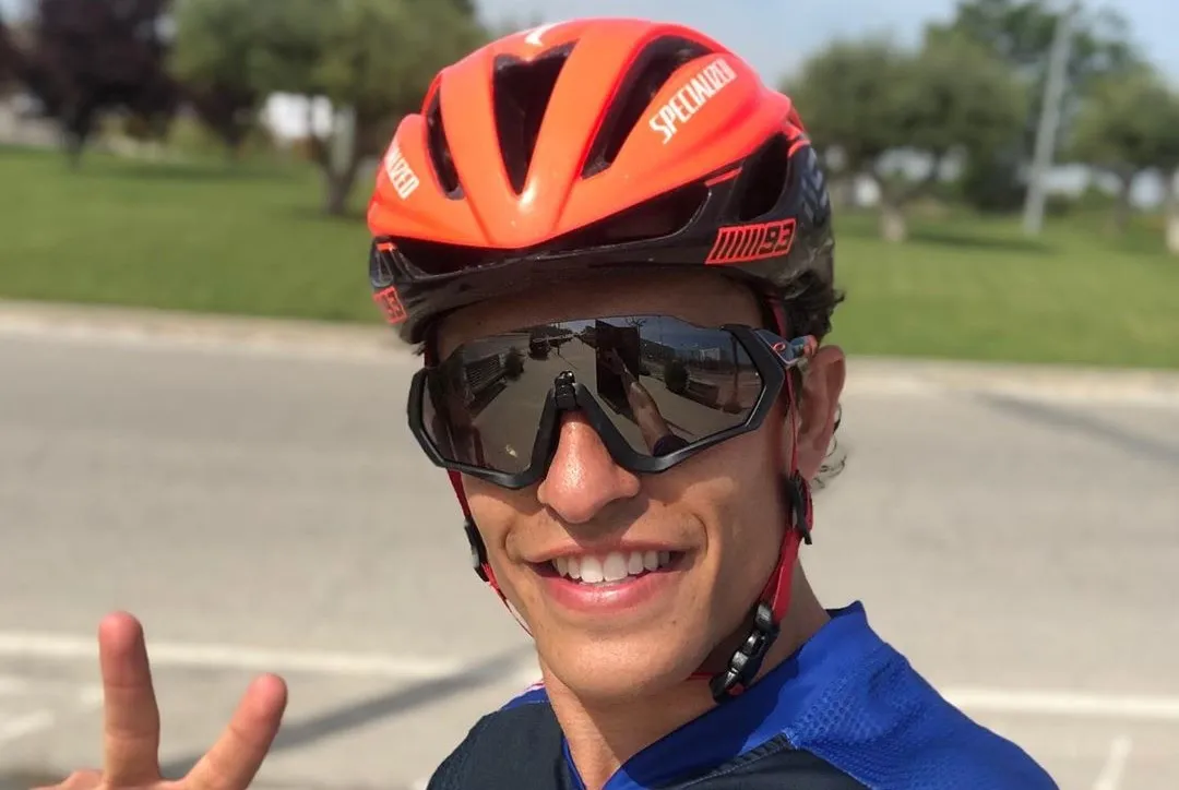 7e9b82f5 c6cd 4834 9ba3 6fa7ae7d7128 1