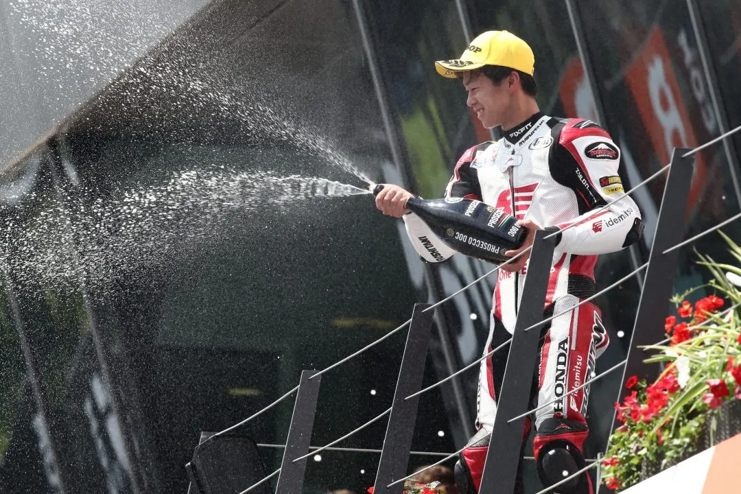 ai ogura moto2 e1640787581936