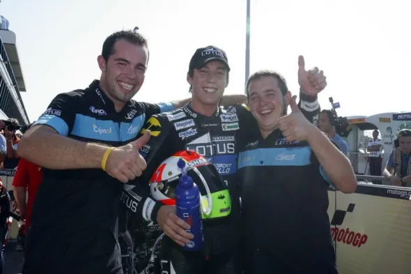 aleix espargaro lotus aprilia