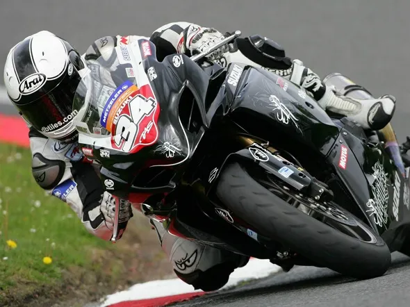 alistair seeley british superstock 1000 champion