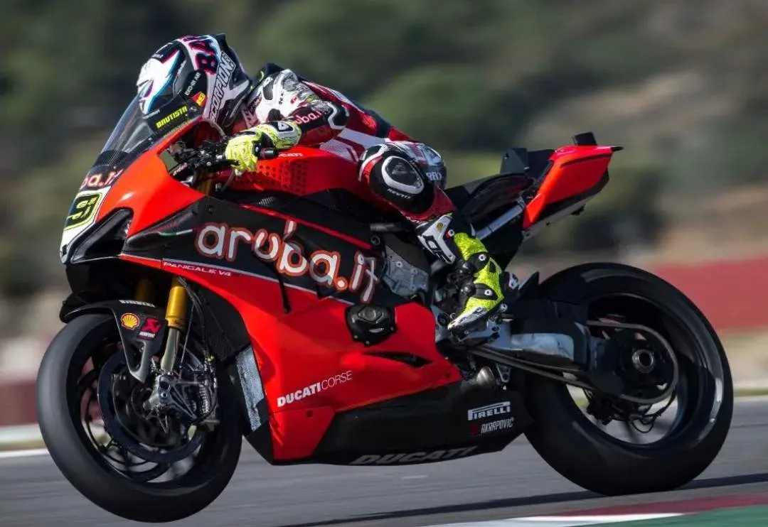 alvaro bautista 4