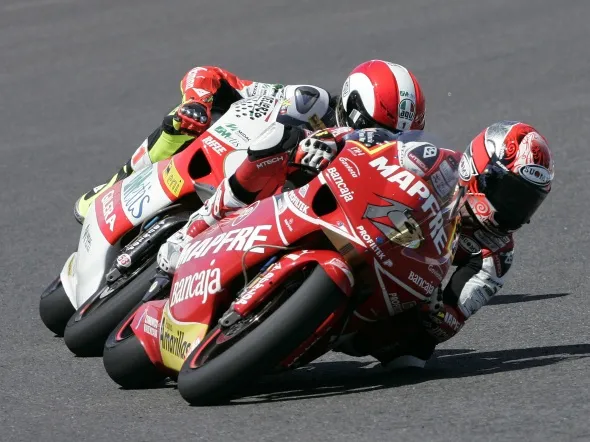 alvaro bautista marco simoncelli action