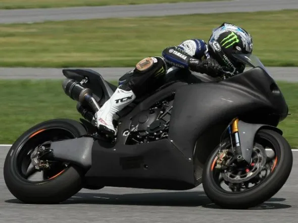 ama yamaha r1 2012 2