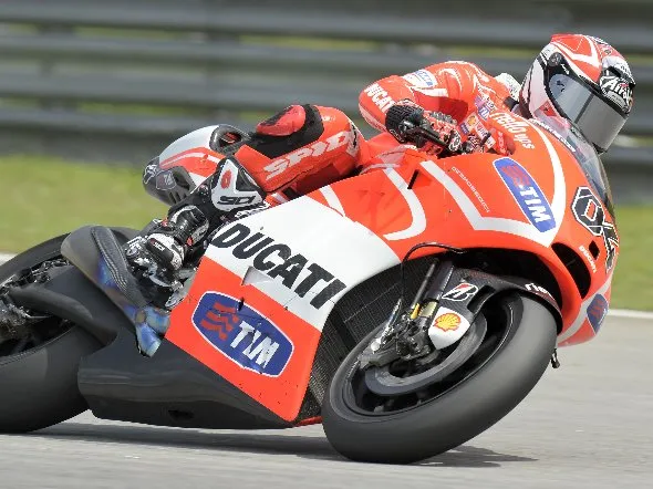 andrea dovizioso 04 test sepang 2013