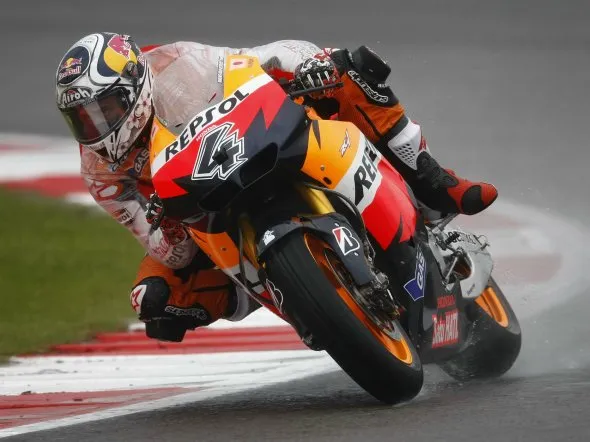 andrea dovizioso gara silverstone 2011