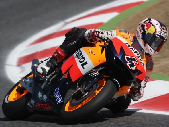 andrea dovizioso test barcelona