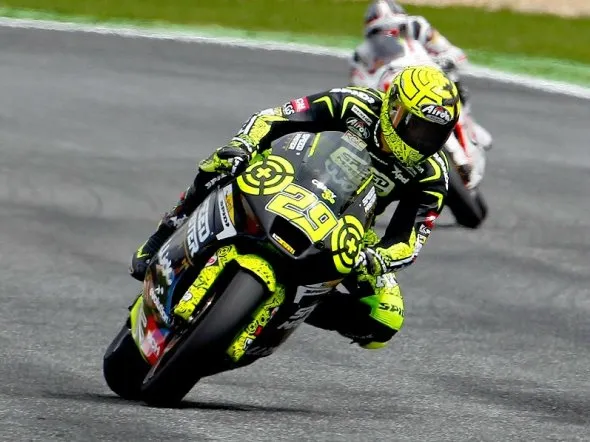 andrea iannone moto2 estoril 2011